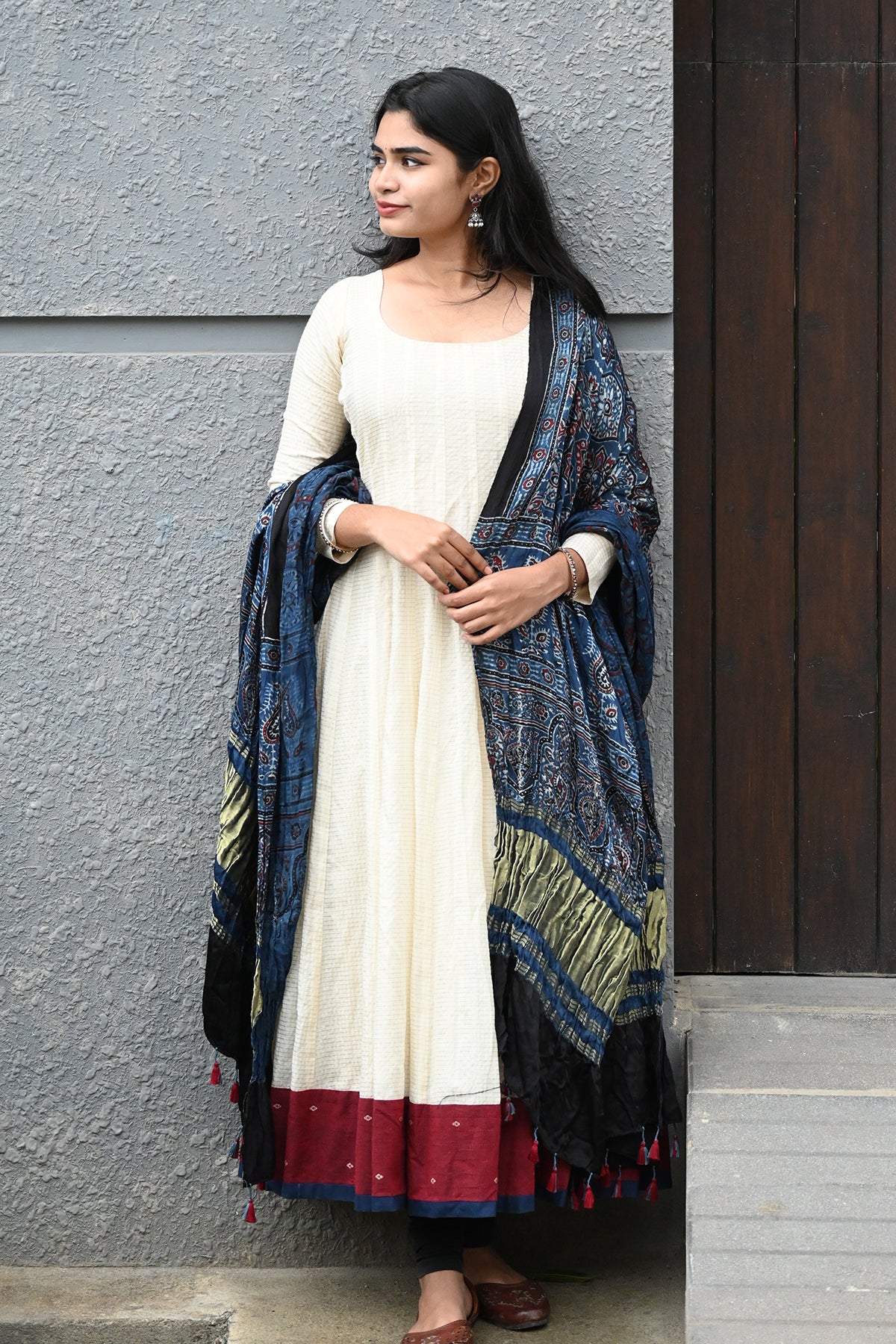 Neela Nilavu